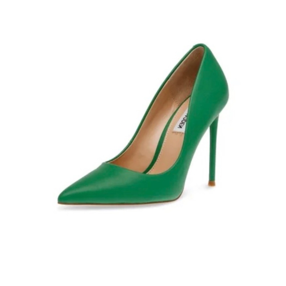 NIB/ STEVE MADDEN GENUINE LEATHER HEELS SIZE: 7.5